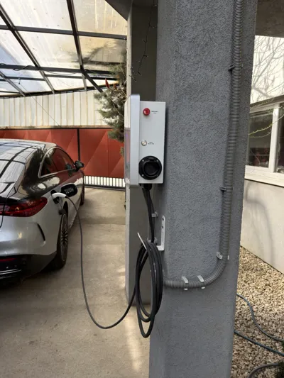 Domáci wallbox nainštalovaný pri rodinnom dome v Hviezdoslavove