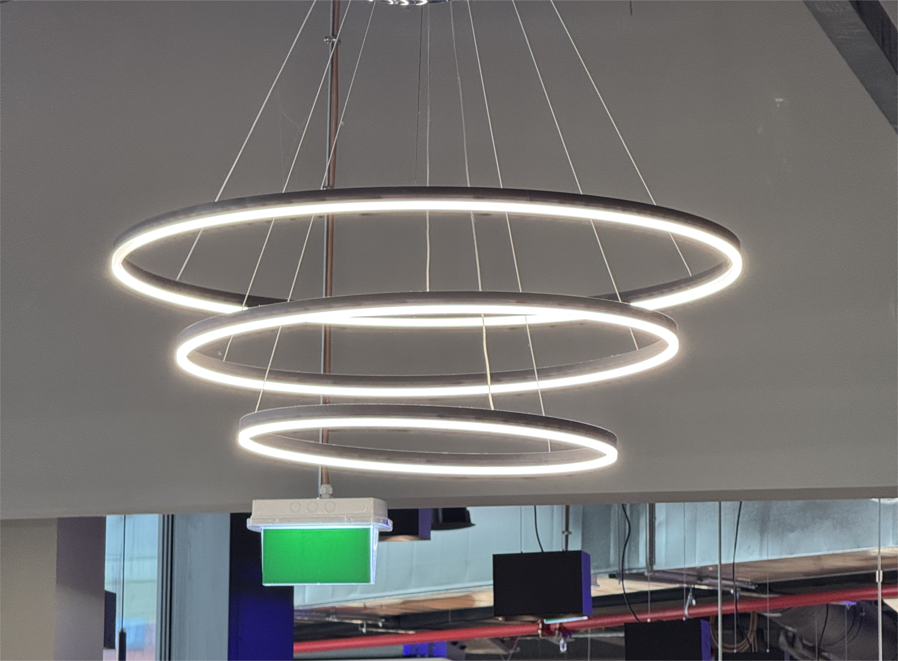 Elektroinštalácia v modernom obchodnom priestore